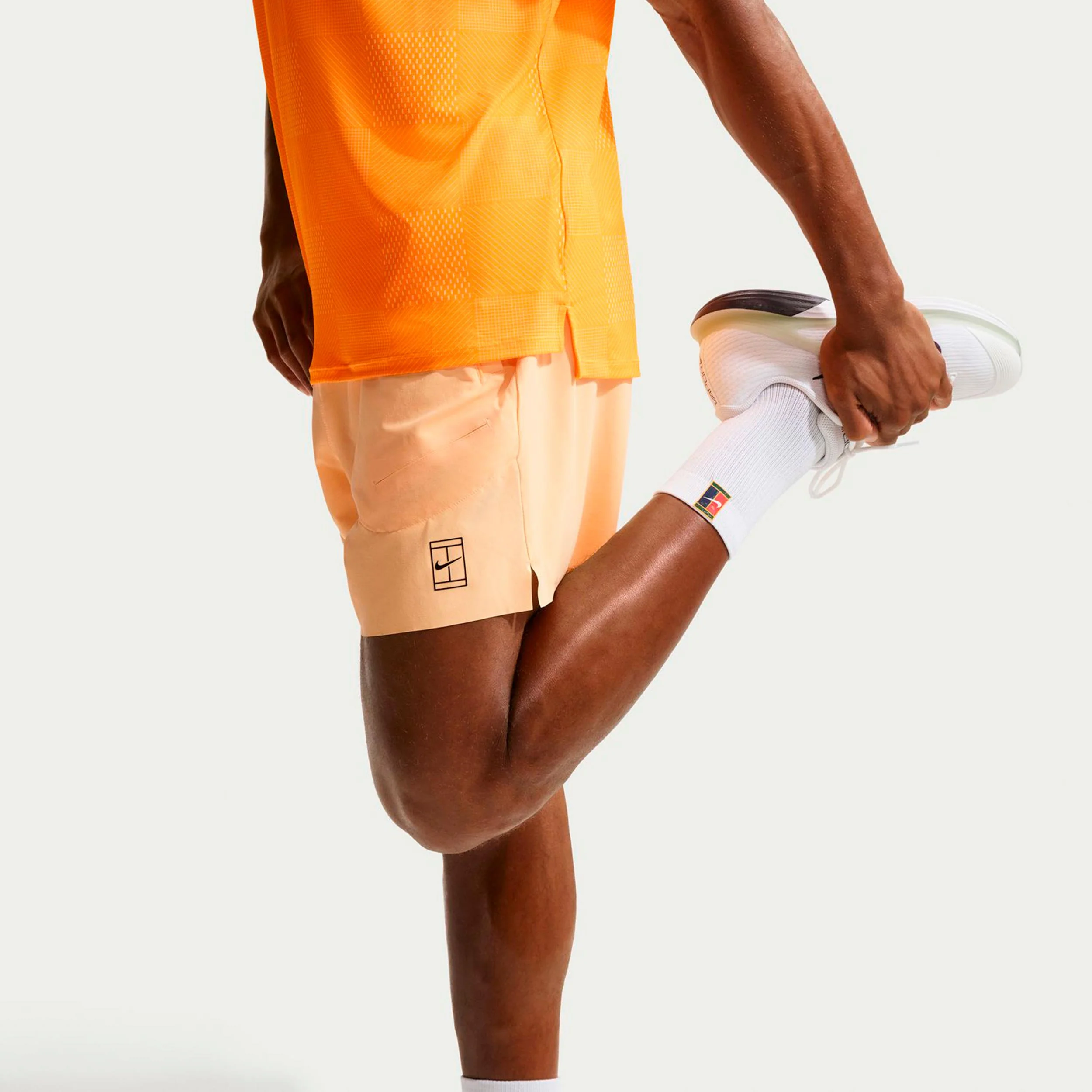 Carlos Alcaraz Court Dri-FIT Advantage 6in Shorts Herren-gelb - Image 5