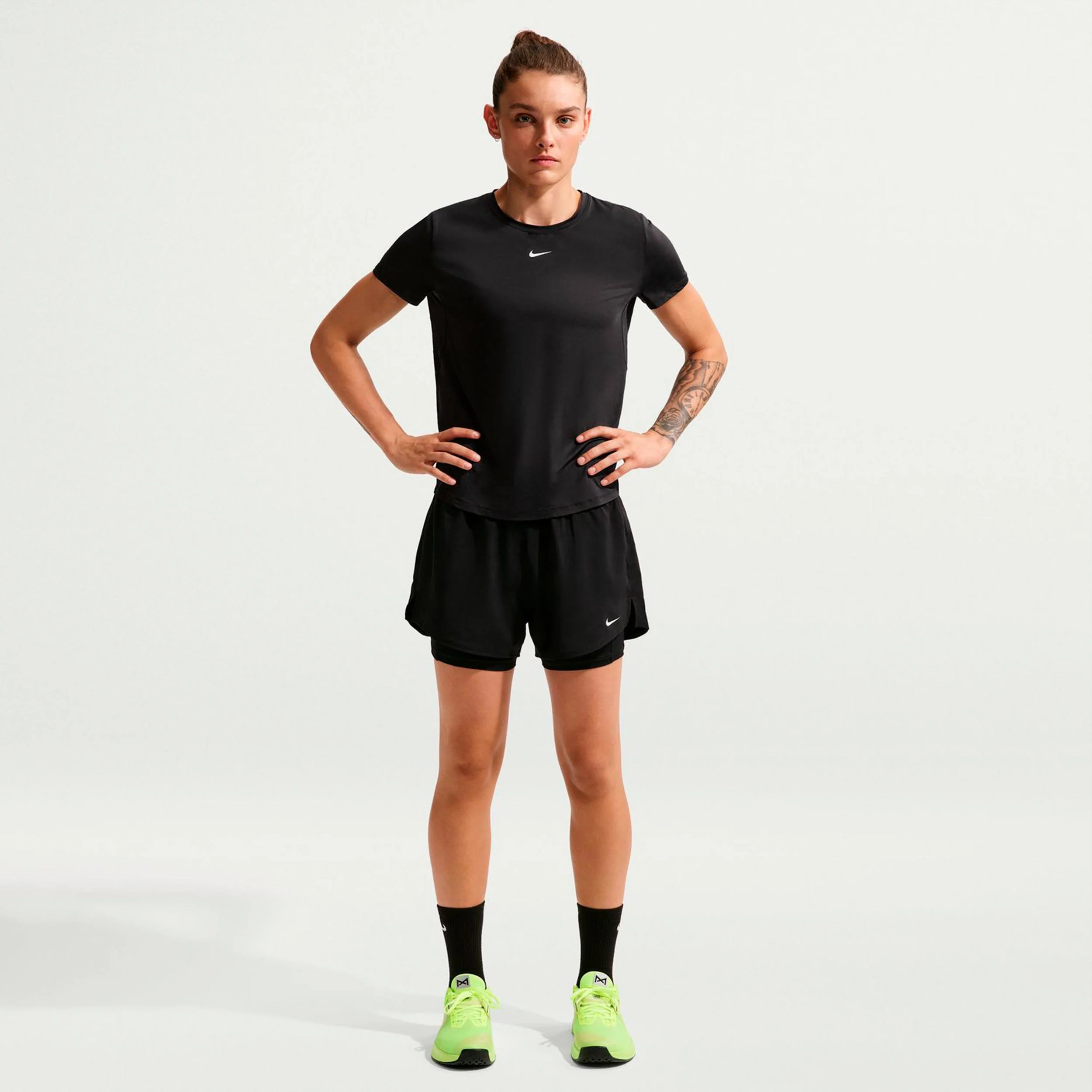 Dri-Fit One High Rise 2in1 3in Shorts Damen - schwarz, weiß - Image 2